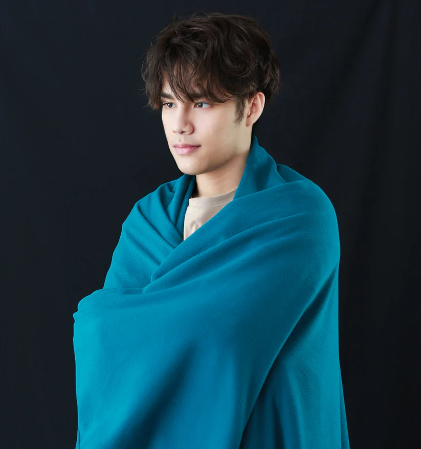 [Hyperax ft Litume] [E651] Fleece Travel Blanket - Ultra Warm